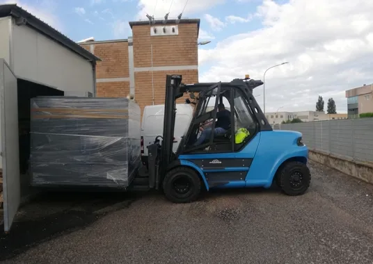 Scarico compressore con carrello elevatore