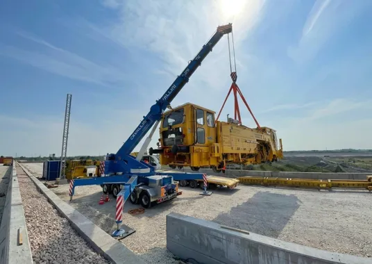 Scarico di una profilatrice ferroviaria